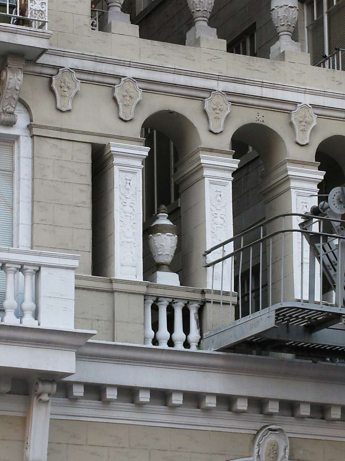 Tenderloin SF tower that deserves a second look