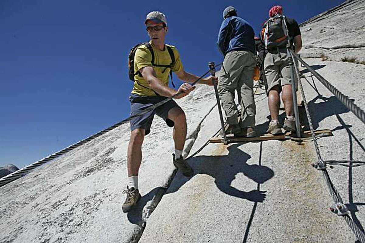 Man dies in fall from Yosemite's Half Dome