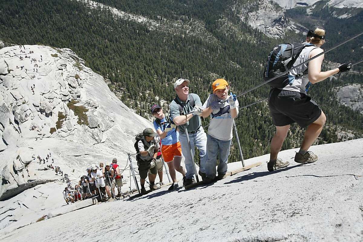 Man dies in fall from Yosemite's Half Dome