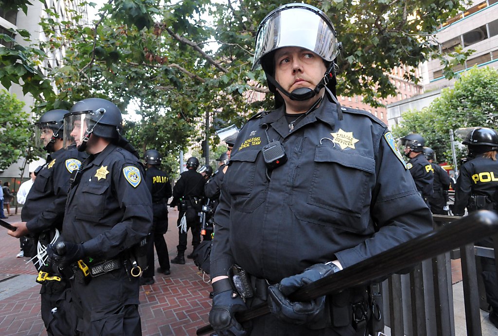 Cell service stays on during BART protest in SF