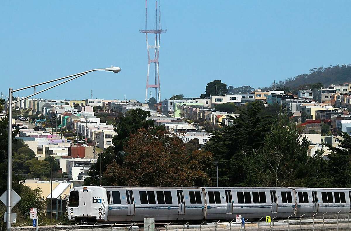 Cell service stays on during BART protest in SF