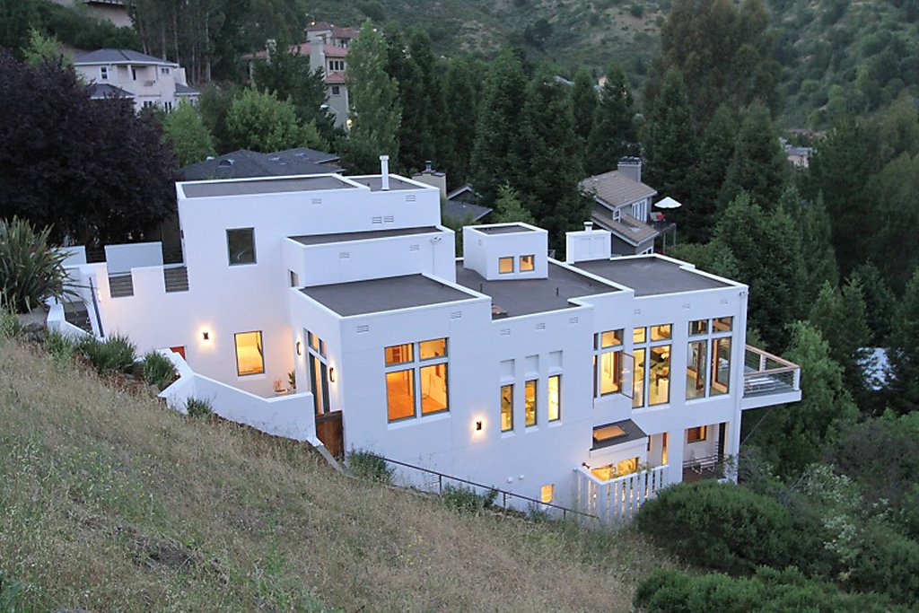 Oakland hills home in prime position for entertaining