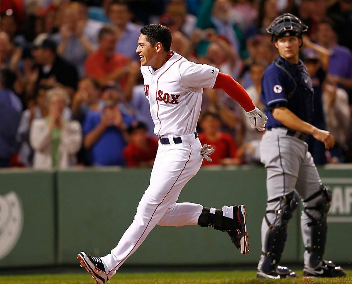 Jonathan Papelbon of the Boston Red Sox celebrates after defeating News  Photo - Getty Images