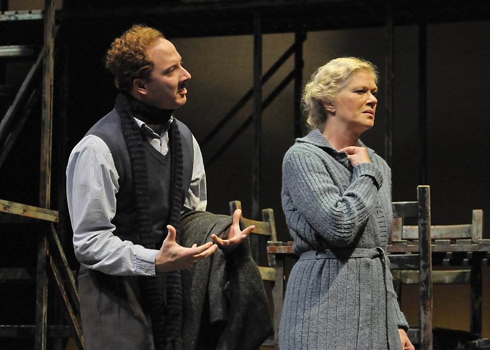 'The Glass Menagerie' review: Selective memory