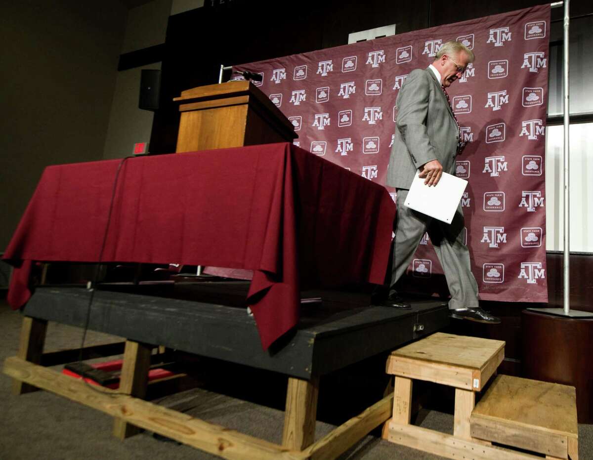 Mike Sherman leaves after being fired last year by A&M — which may not have happened if the Aggies hadn’t lost to UT.