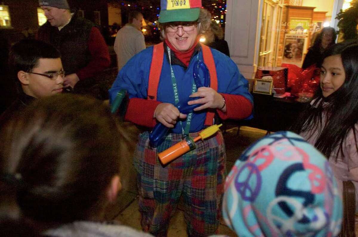 Ridgefield celebrates season with Holiday Stroll