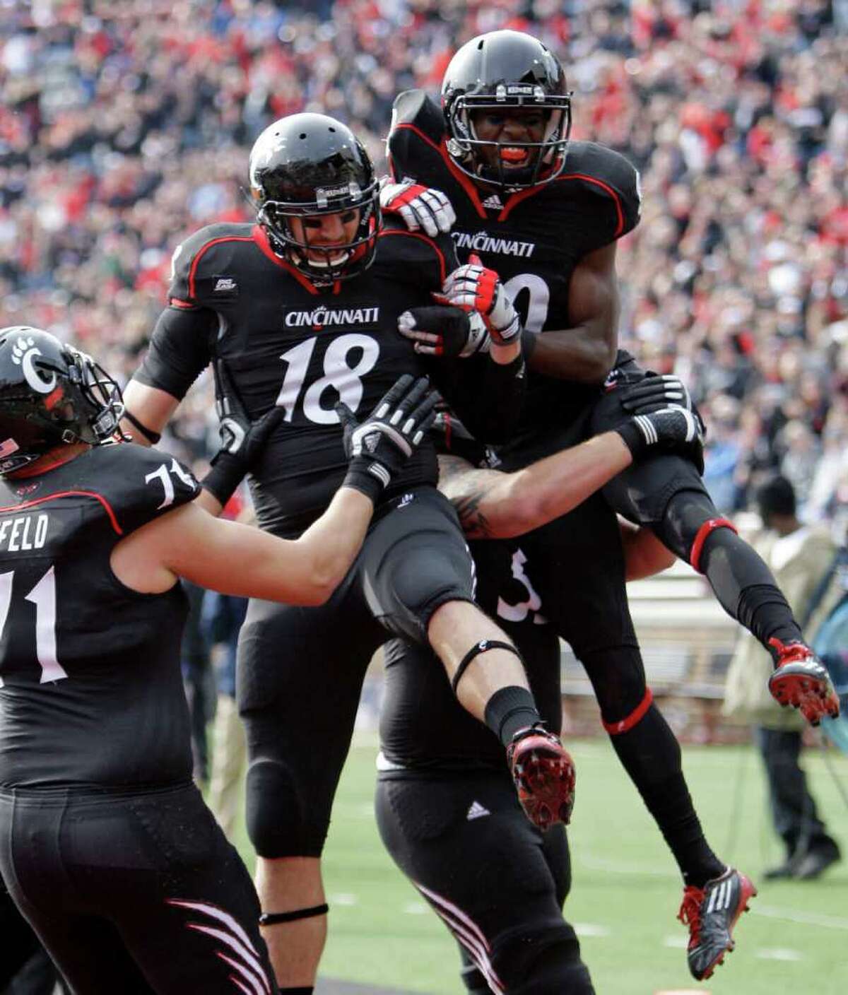 Blake Annen The Latest Freak Tight End For The Bearcats - Down The Drive