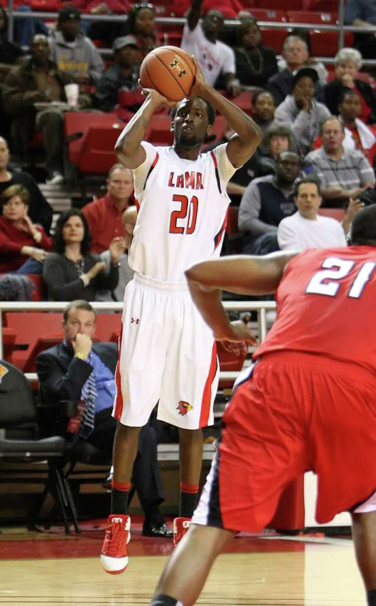 Lamar basketball dominates LouisianaLafayette