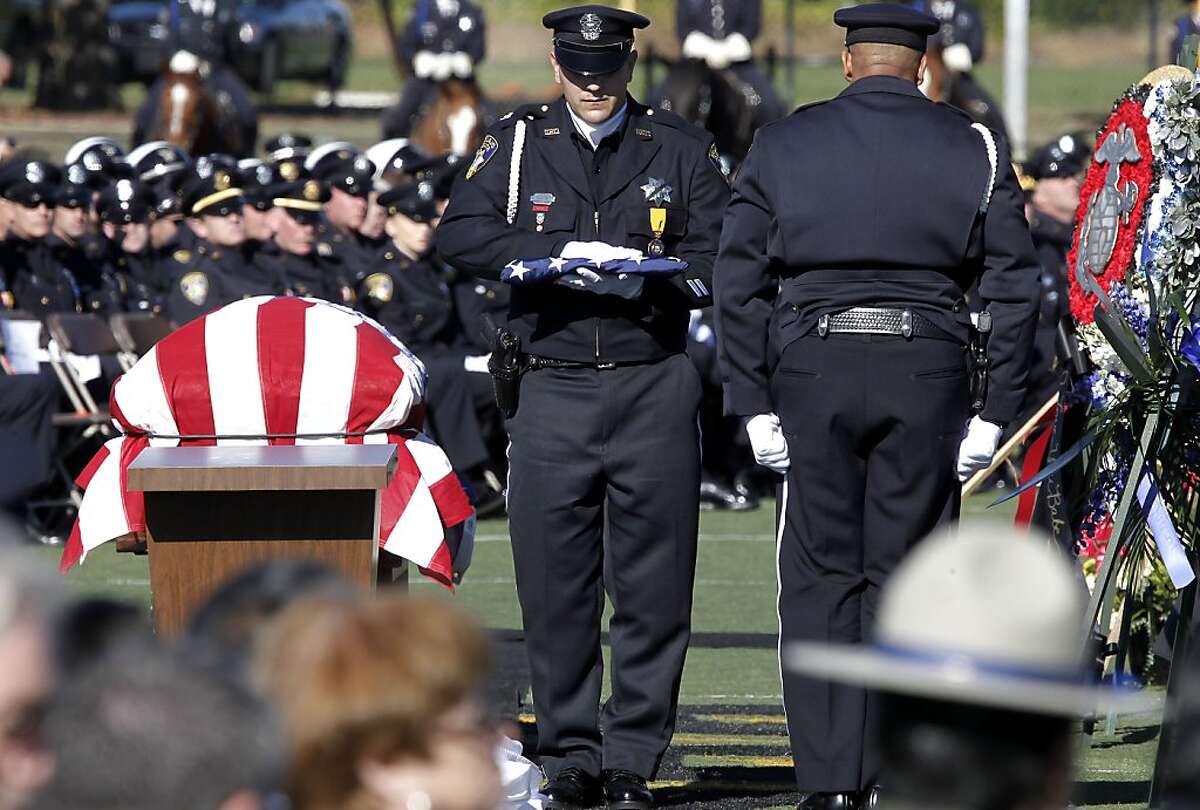 Thousands honor slain Vallejo police officer