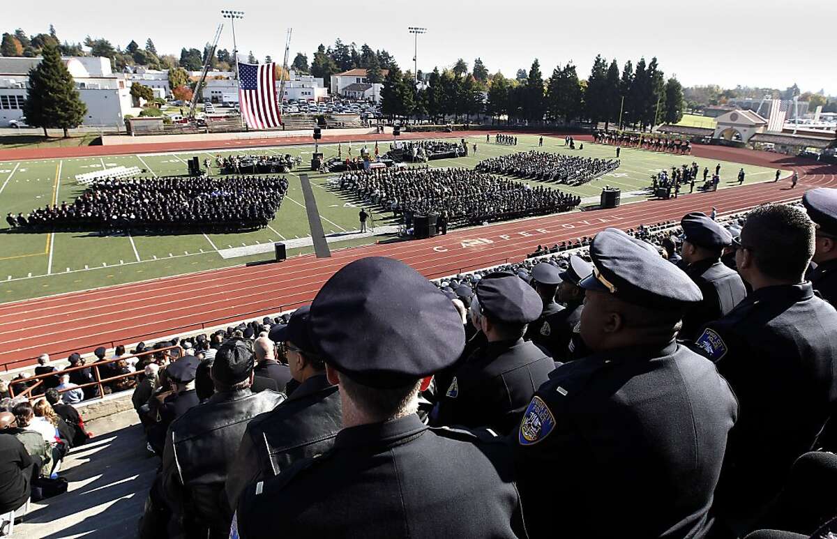 Thousands honor slain Vallejo police officer