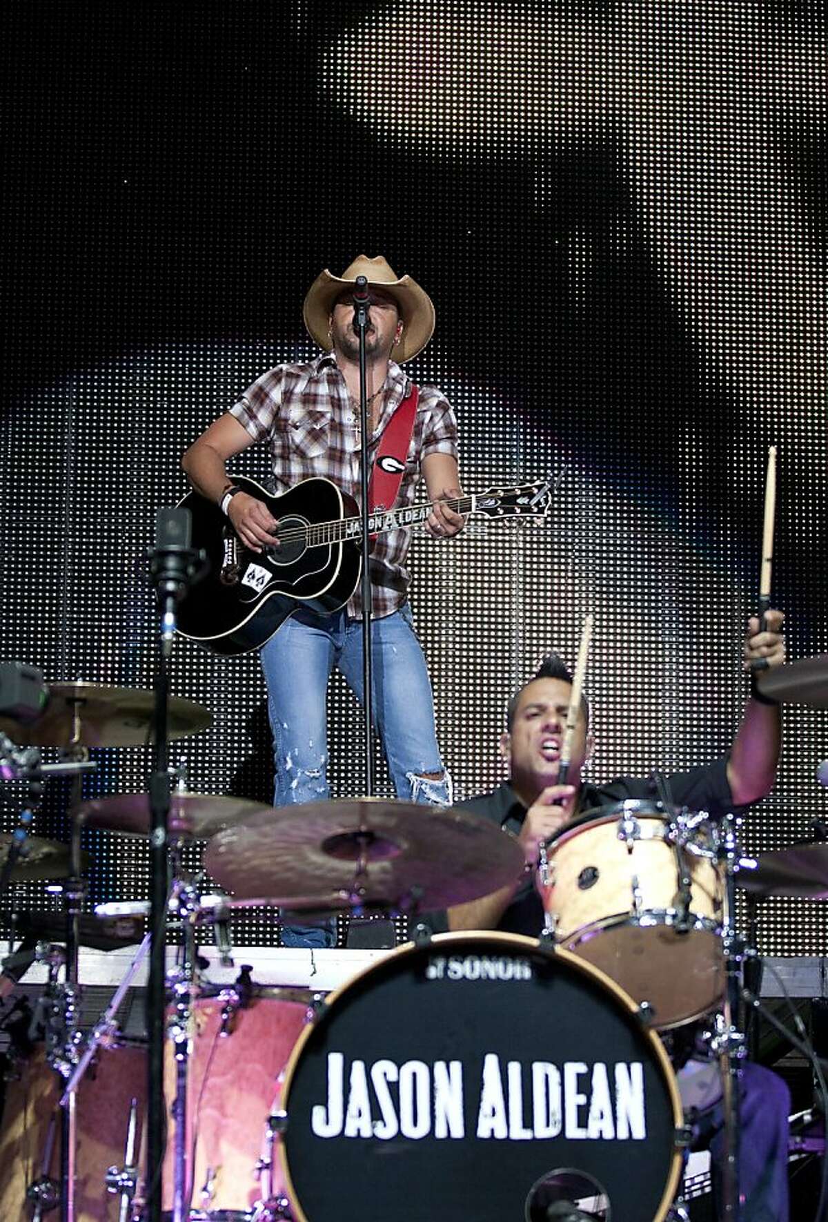 His Kinda Party Jason Aldean at the Shoreline