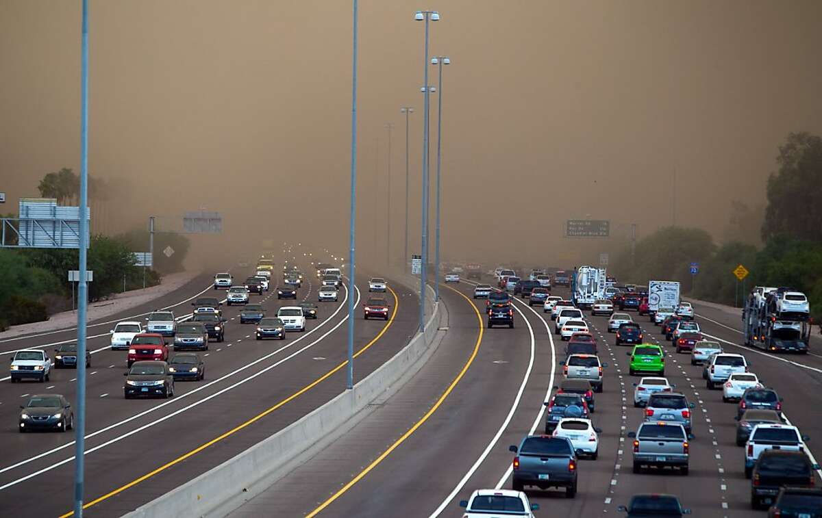 Severe dust storm hits Phoenix