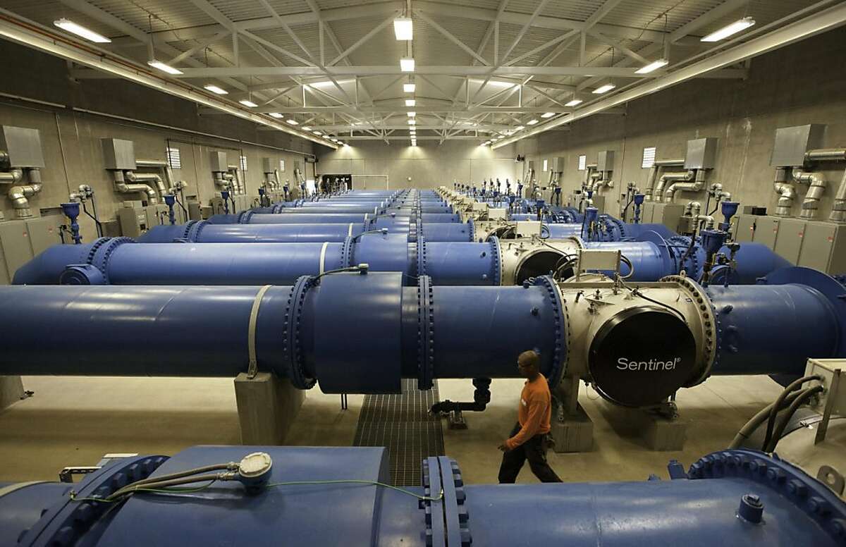 TRACY, CA--- Hetch Hetchy water is treated with UV light in these large pipes at the new state-of -the-art Tesla Water Treatment Facility. The facility was dedicated with the help of SFPUC General Manager Ed Harrington, Assemblywoman Fiona Ma, and Federal and State officials. The facility has a capacity of treating 315 million gallons of water and has a $114 million dollar price tag.