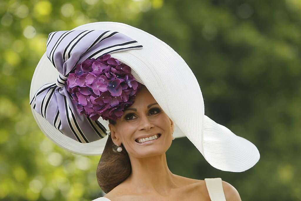 Horse Racing Hat House Beautiful Crazy Hats All The Rage During Royal Ascot Horse Race Sfgate