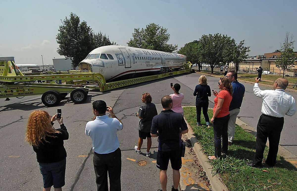 Hudson River 'miracle' plane in aviation museum