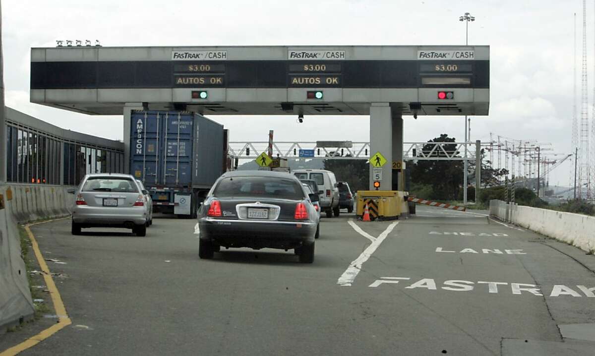 Box truck catches fire at Benicia Bridge toll plaza