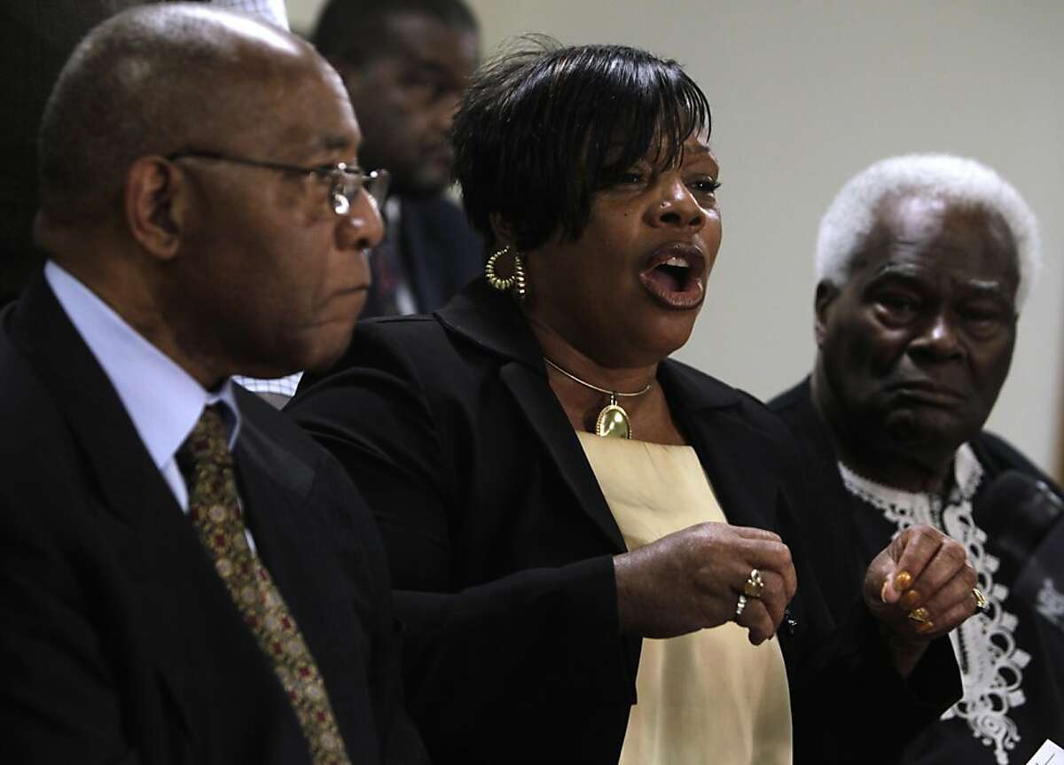 NAACP leader sees racism in saggingpants saga