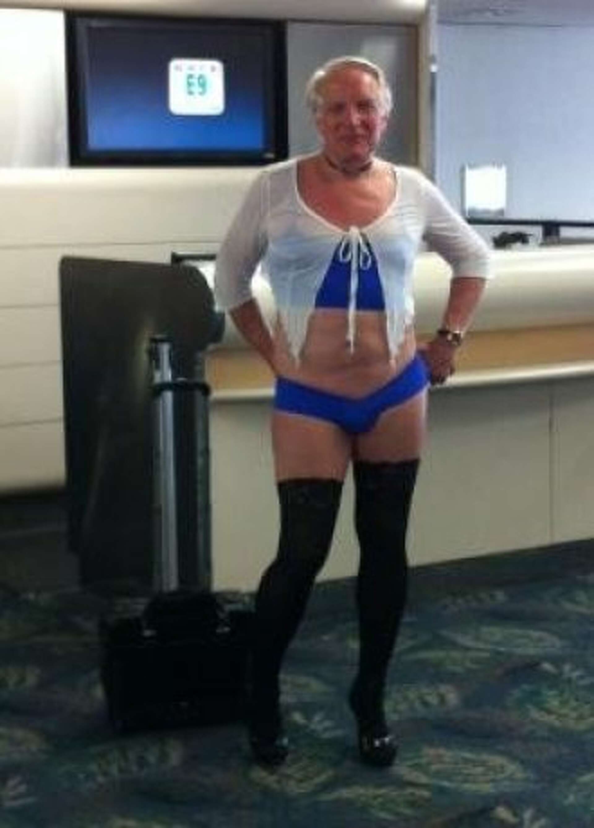US Airways cross-dresser says he does it for fun US Airways cross-dresser says he does it for fun