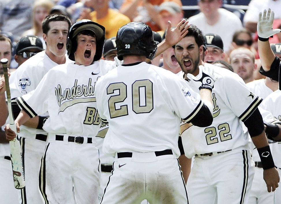 Vanderbilt tops North Carolina in CWS