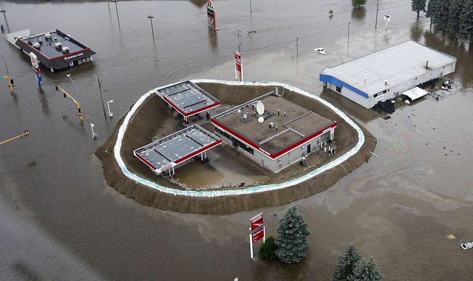 Souris River surges past 130yearold flood record SFGate
