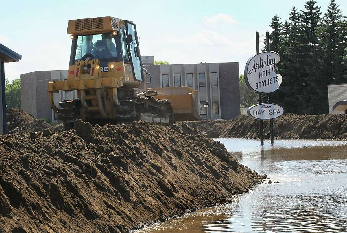 Souris River surges past 130yearold flood record