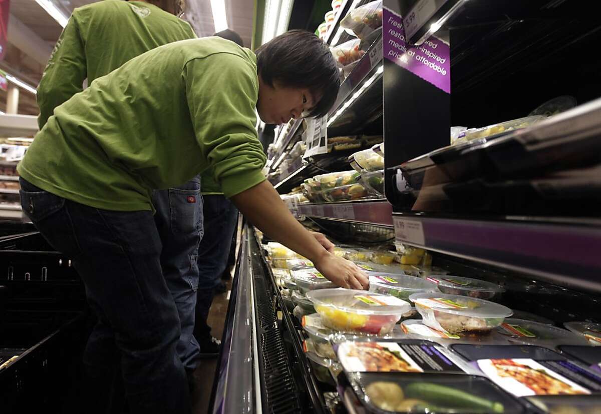1st Fresh & Easy market opens in S.F.