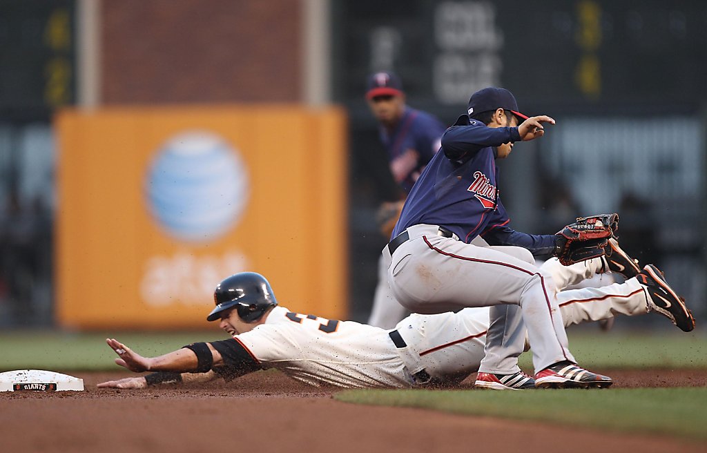 Vogelsong shuts down Twins in 2-1 Giants win