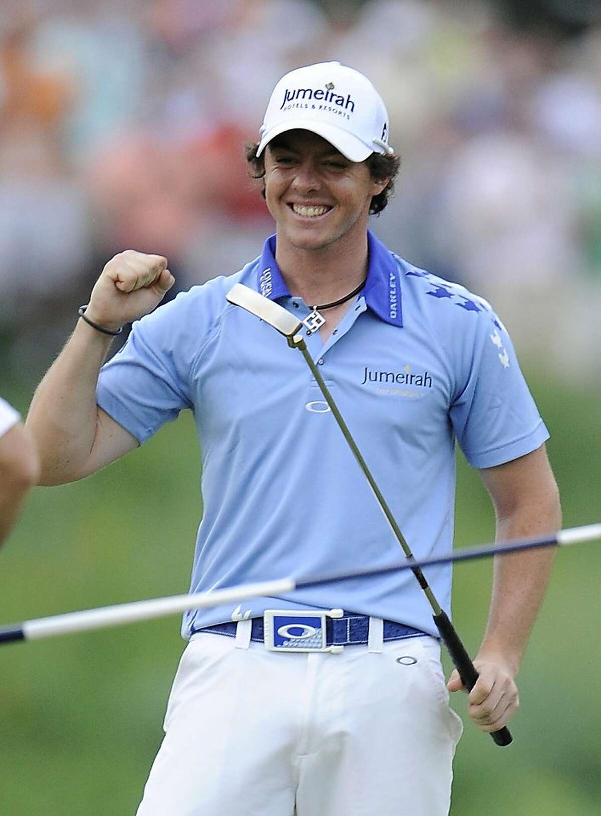 Rory McIlroy crushes U.S. Open field for 1st major