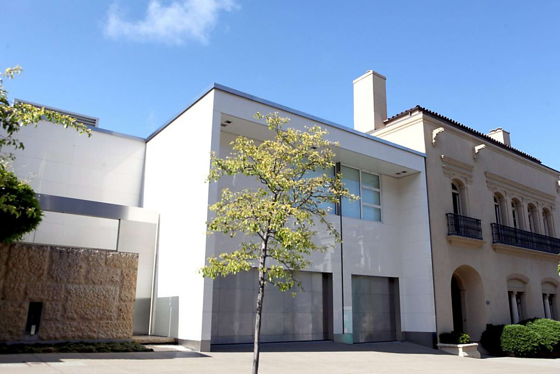 Oracle co-founder Larry Ellison's billion-dollar property portfolio, from a  villa in Kyoto and a Japanese-inspired estate in California, to an island  in Hawaii and Frank Sinatra's Lake Tahoe casino | South China, image size:1920x1283