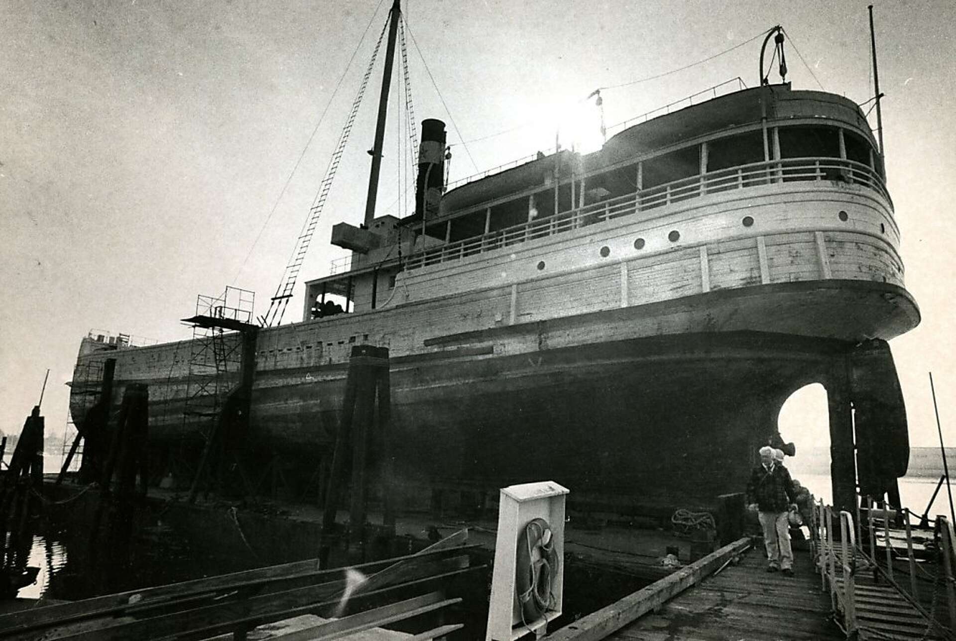 1915年製 STEAMBOAT WAVE BACK The sidewheel steamer California southbound off the