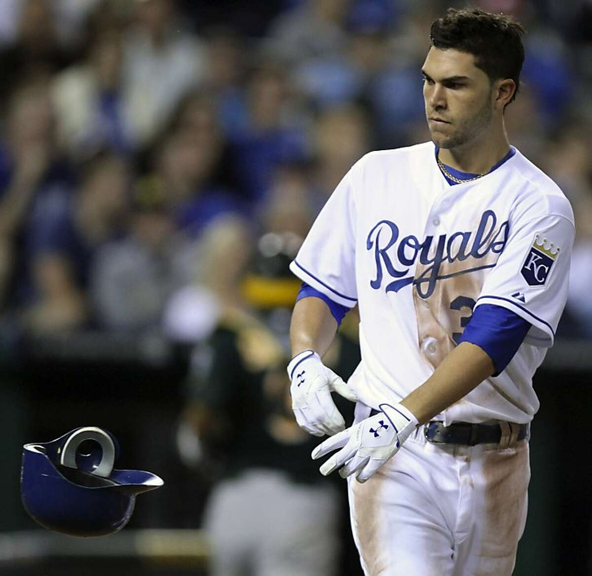 A's beat Royals, 3-2; Hosmer debuts