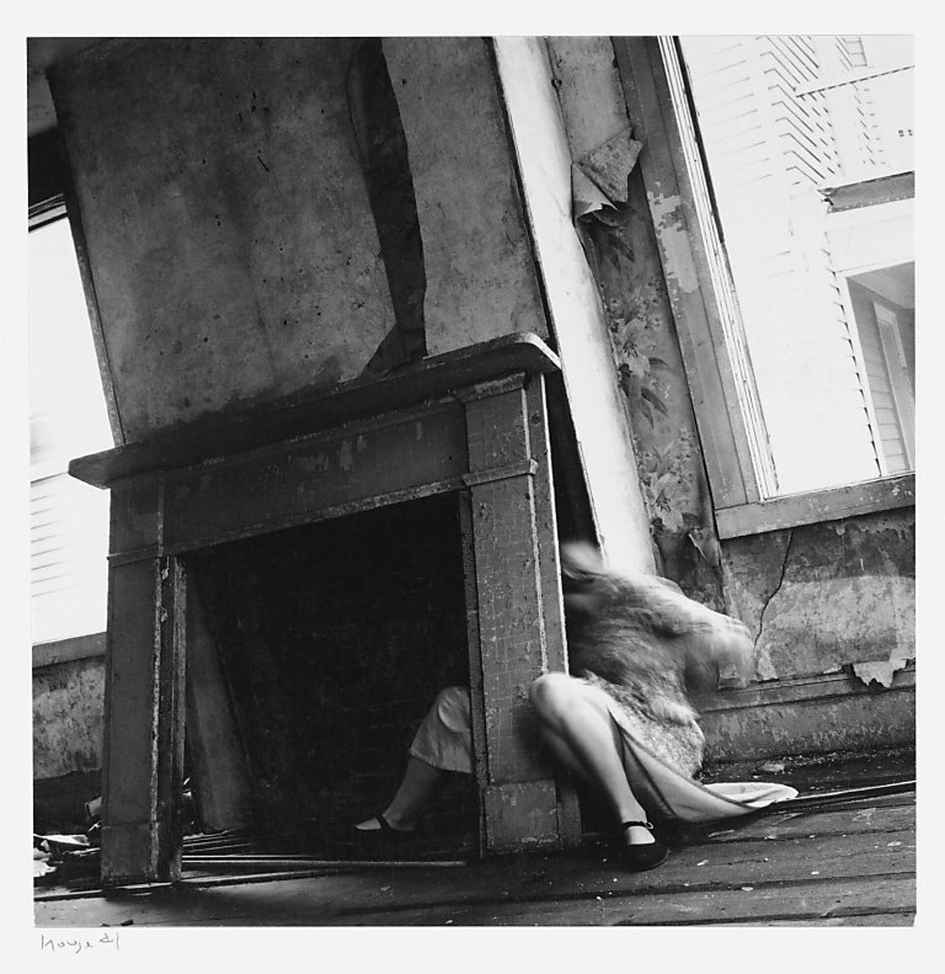アート・デザイン・音楽 FRANCESCA WOODMAN RETROSPECTIVA Francesca Woodman: Alternate Stories – Marian Goodman Gallery