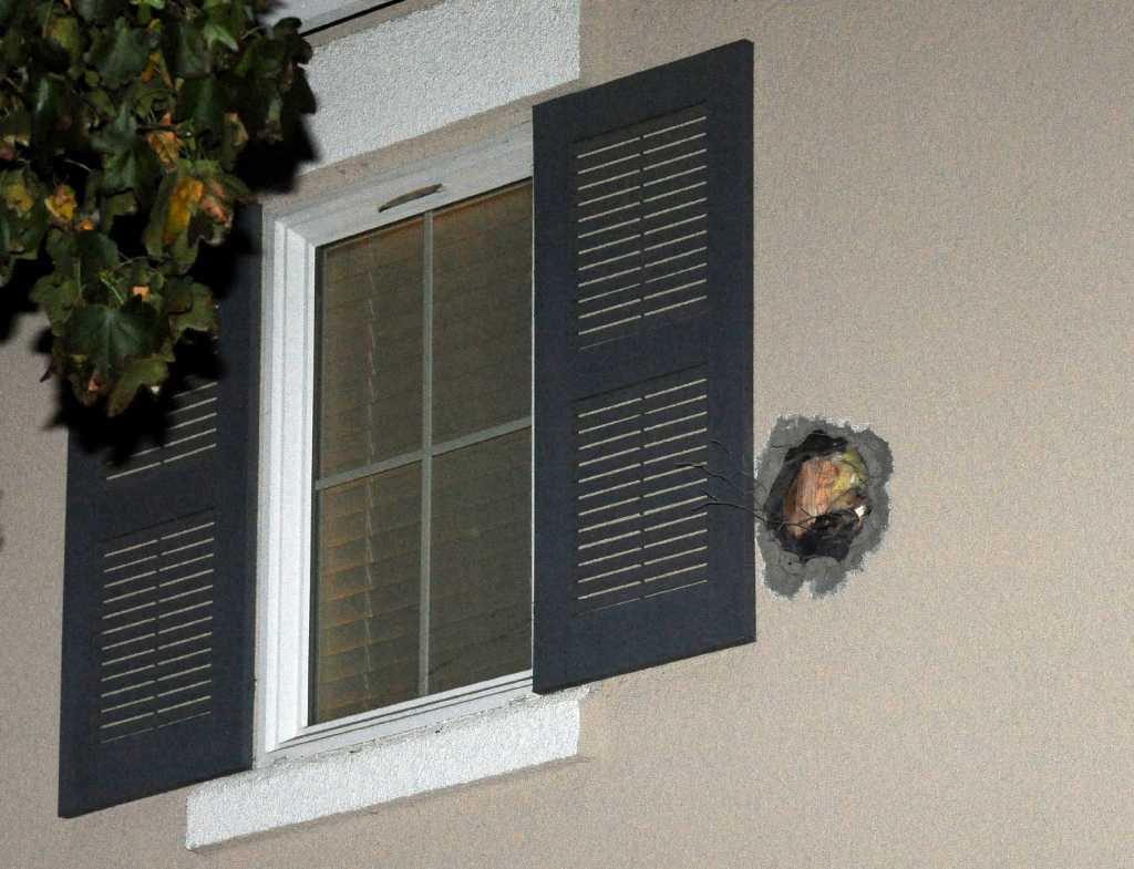 'MythBusters' cannonball rips through house, van