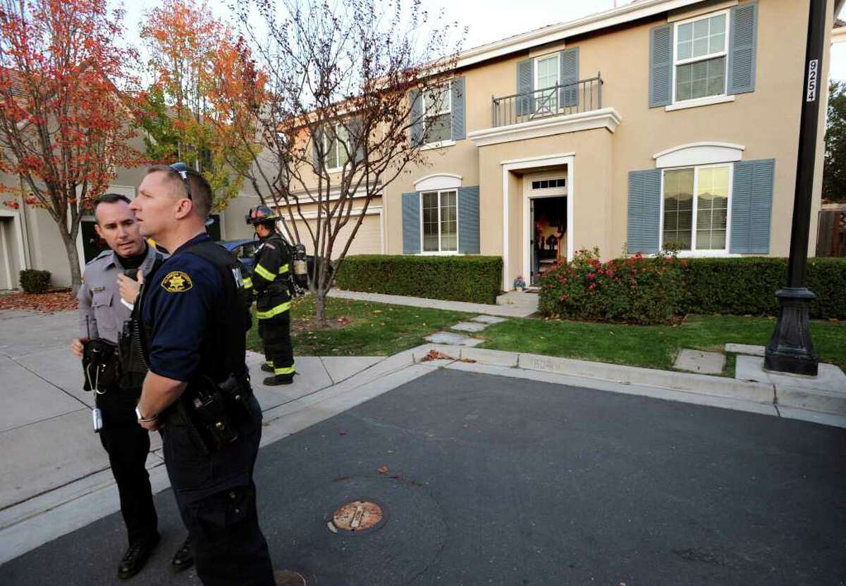'MythBusters' cannonball rips through house, van