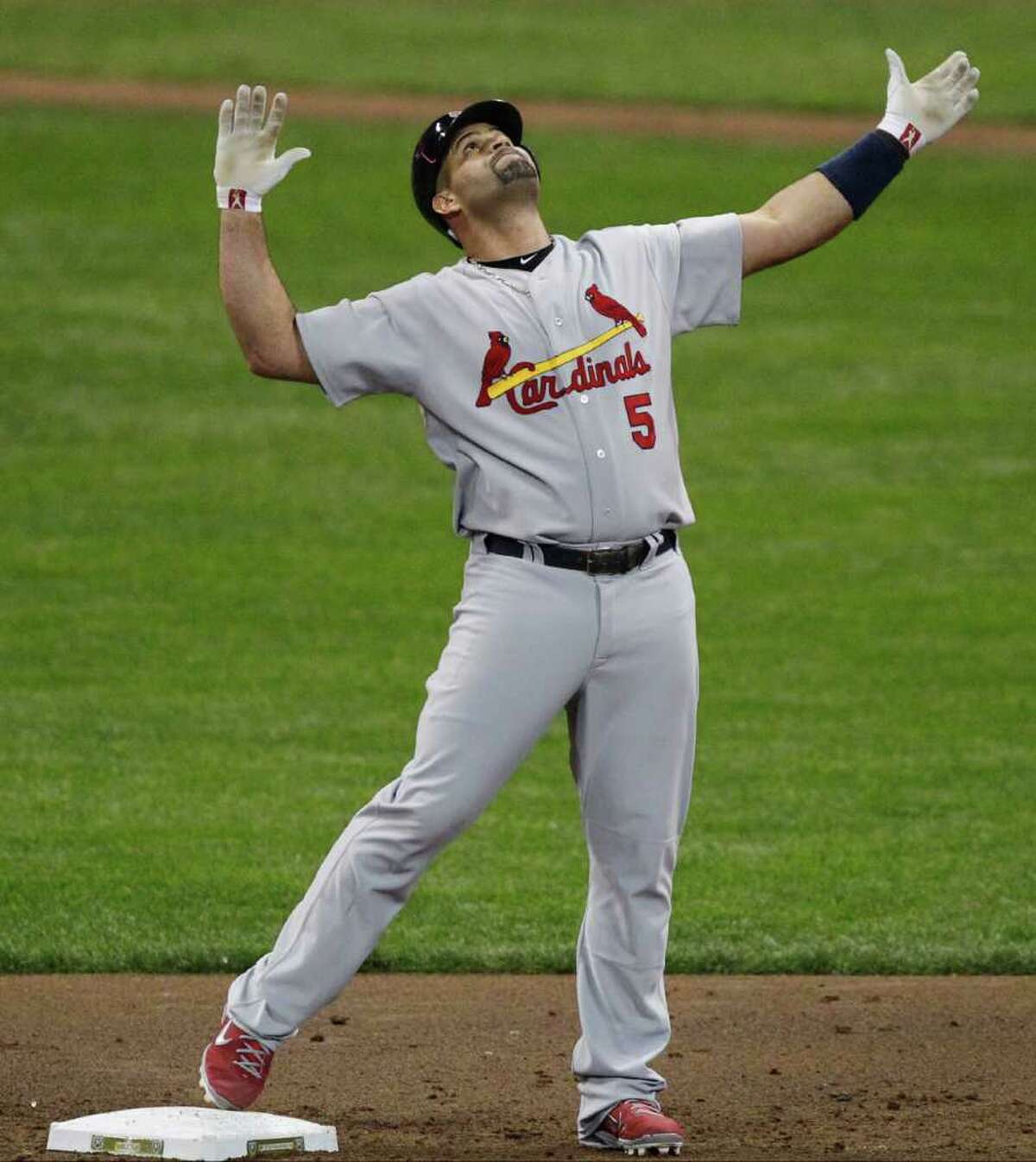 Pujols introduced at Cardinals spring training after agreeing to deal