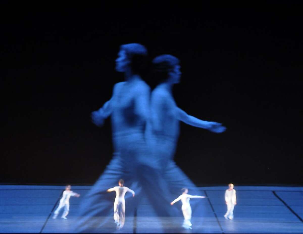 Lucinda Childs' 'Dance' still challenges audiences