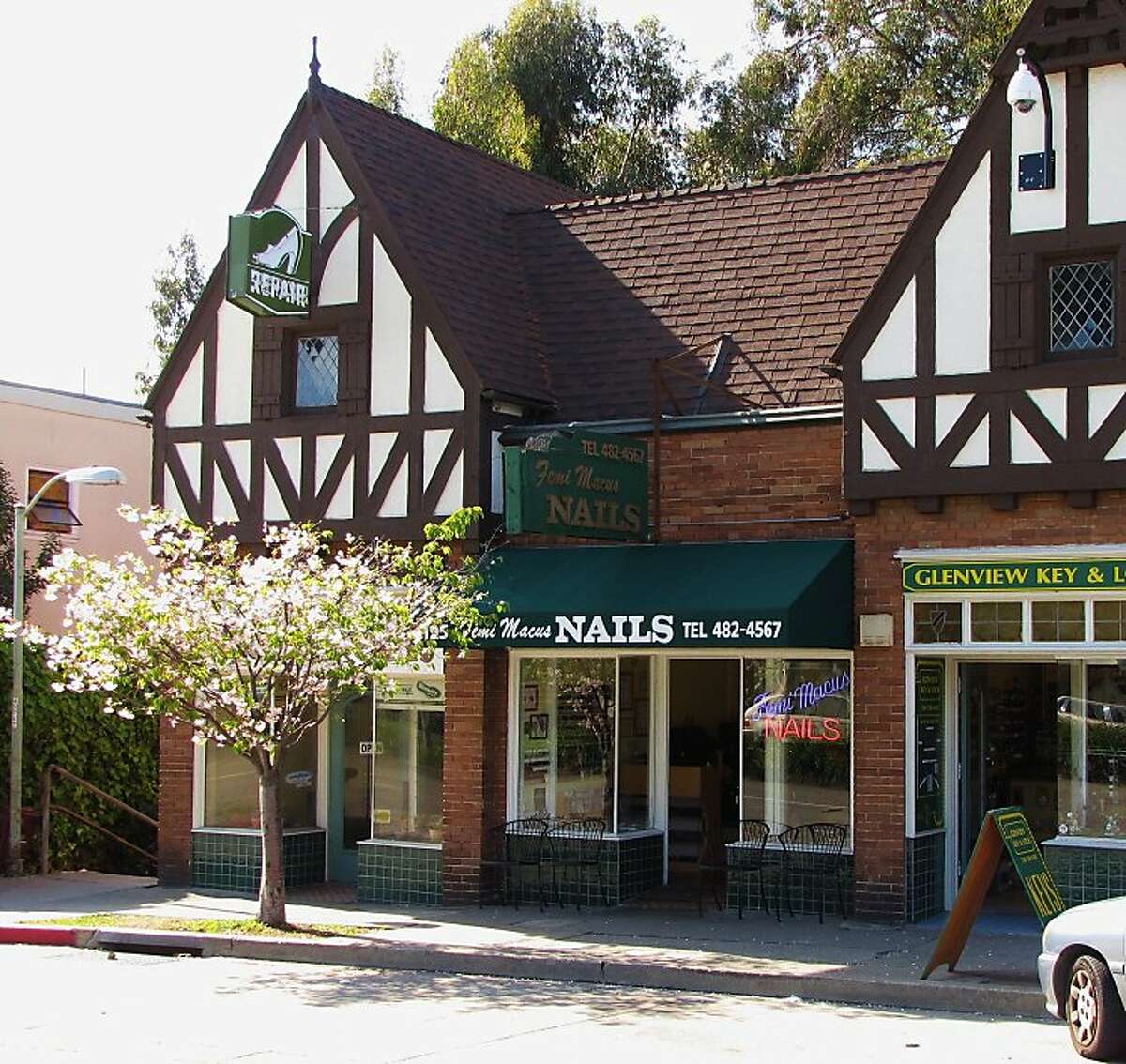 Street Date Park Boulevard, Glenview, Oakland