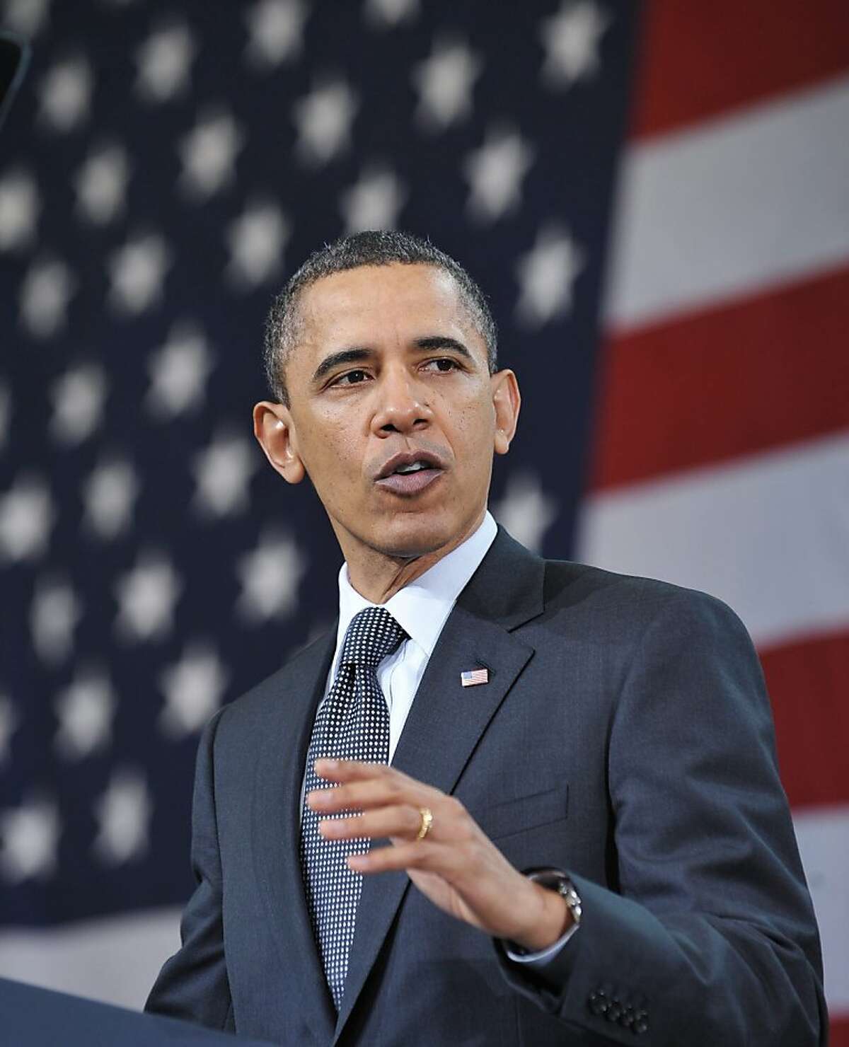 US President Barack Obama speaks during a town hall meeting April 6, 2011 in Fairless Hills, Pennsylvania. The White House on Wednesday said that around 800,000 federal employees would be told not to go work and military personnel would miss paychecks ifa budget row causes a government shutdown.