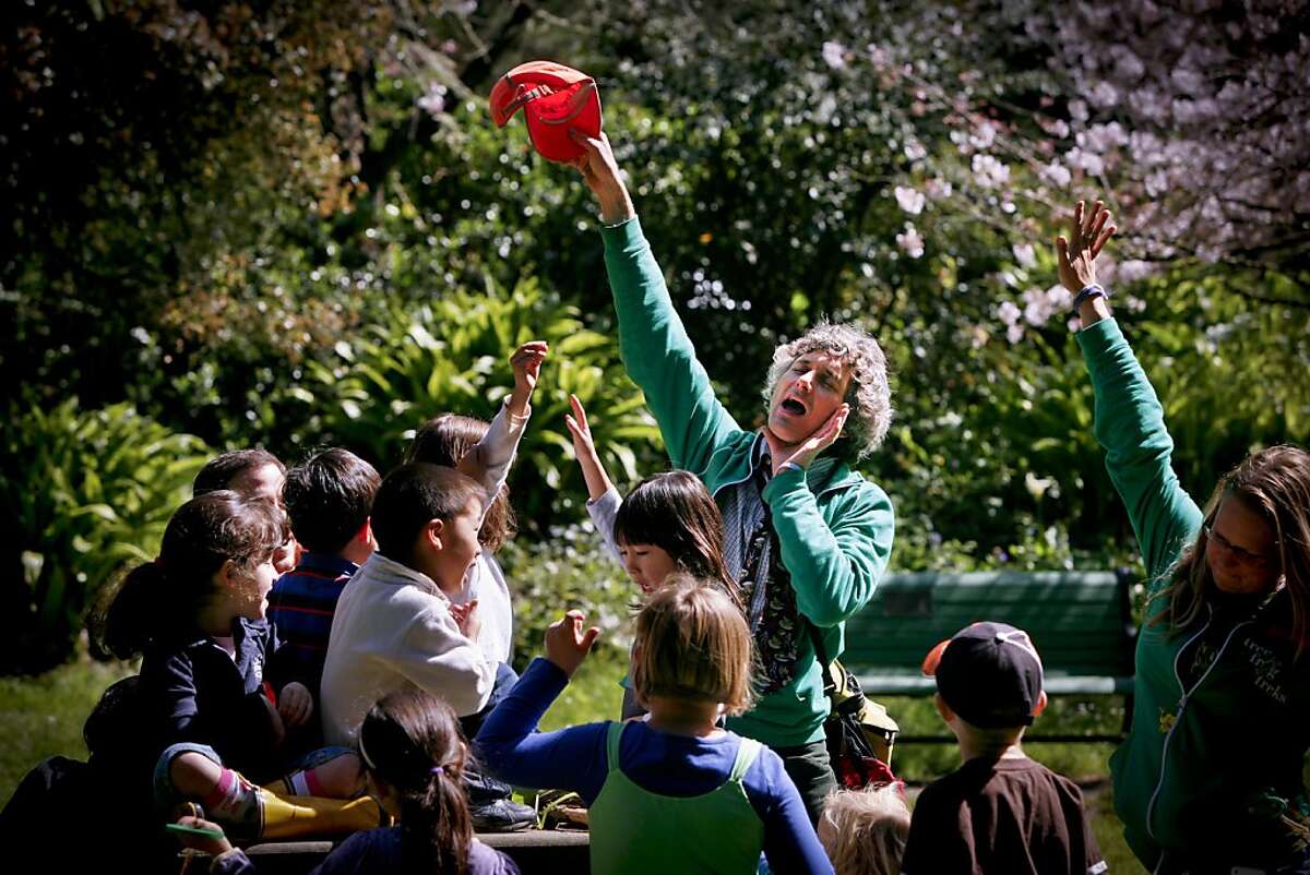 Zoologist Chris Giorni Brings Nature To Classroom