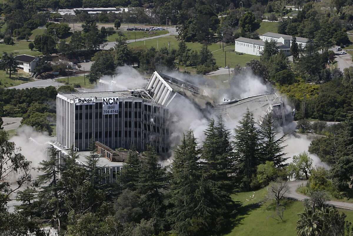 Oakland Naval Hospital demolished with a bang