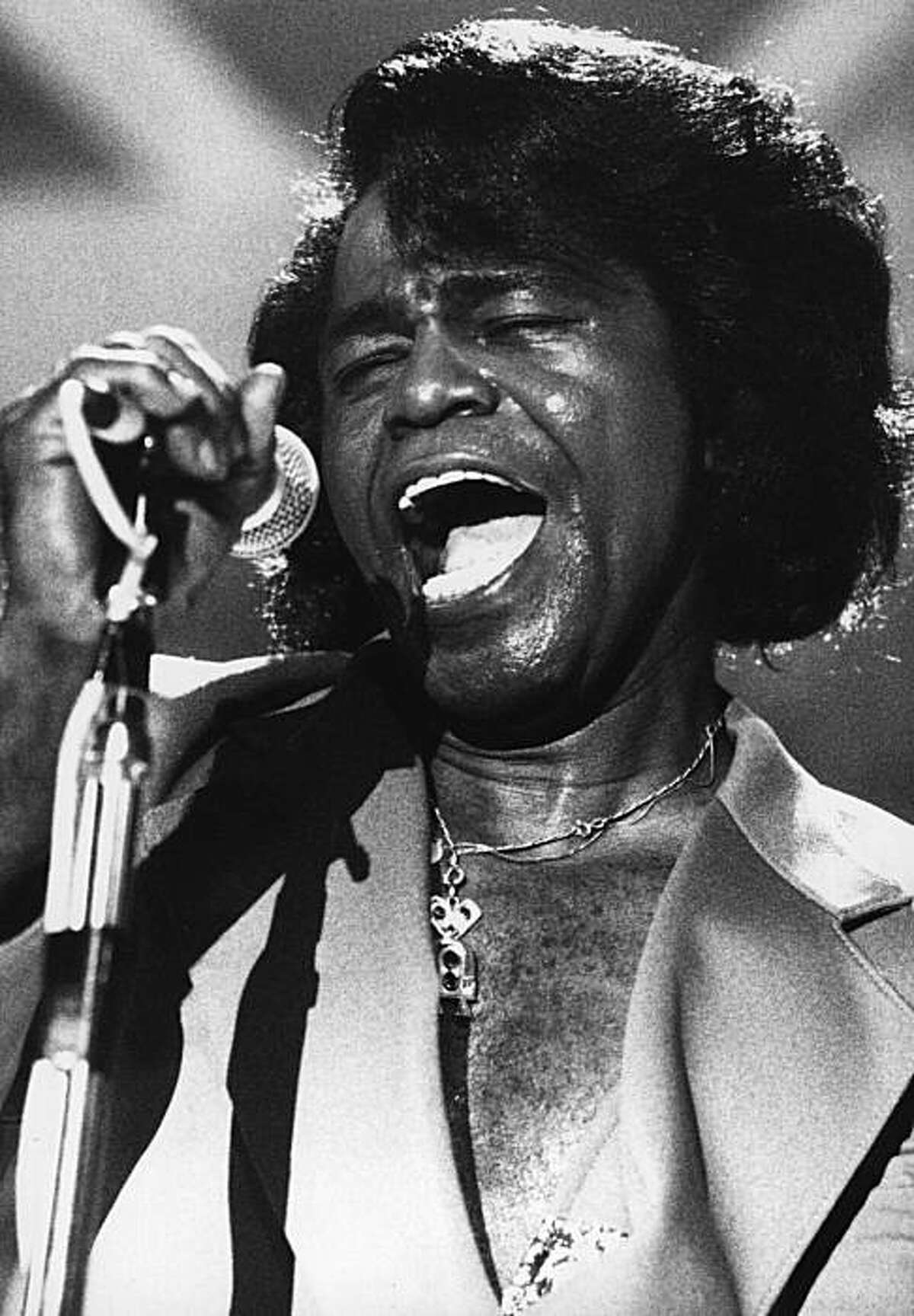 James brown. Джеймс Браун. Браун певец. Браун певец негр. Джаз Джеймс Браун.