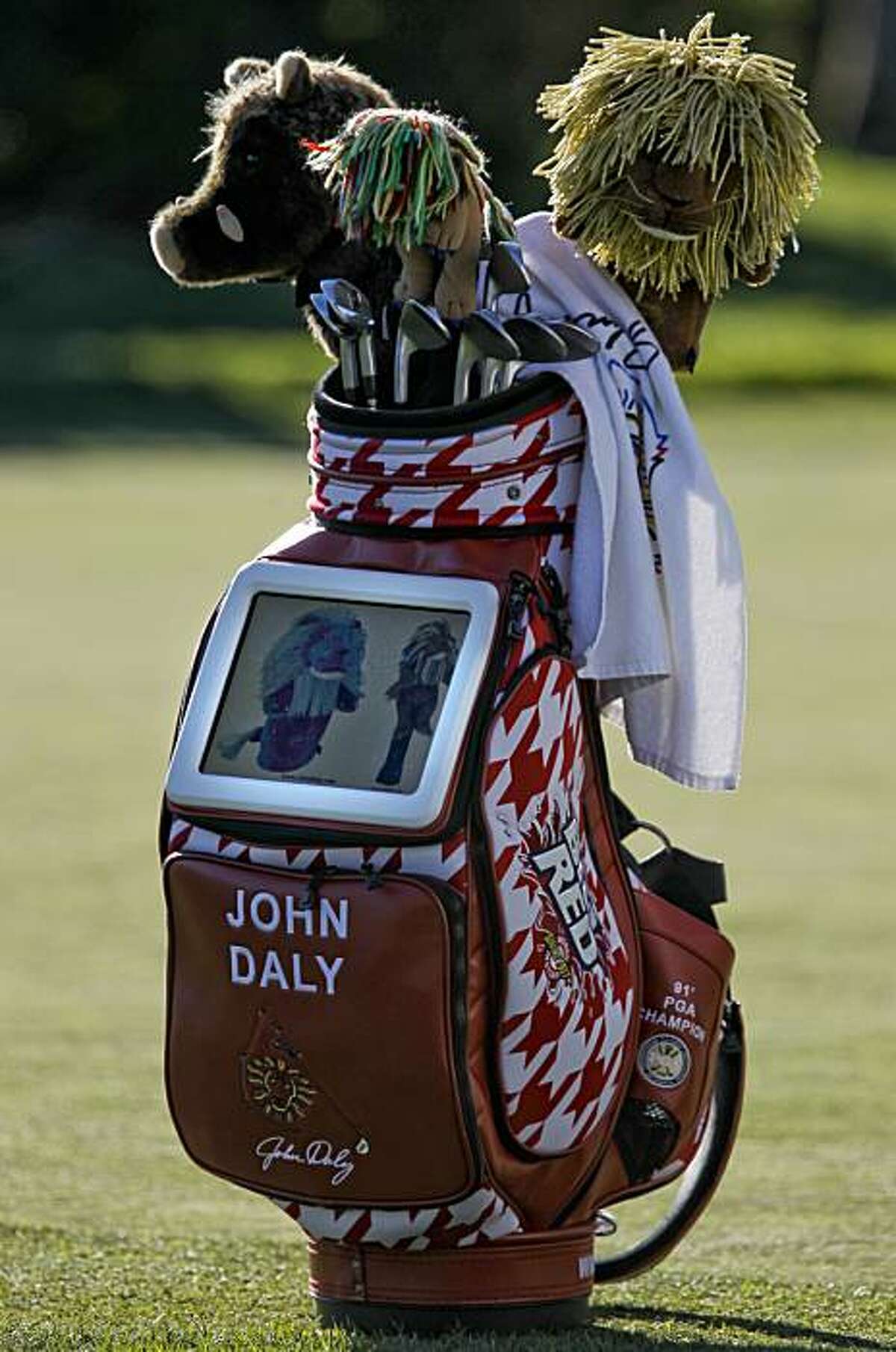 Matt Cain makes himself at home on golf course