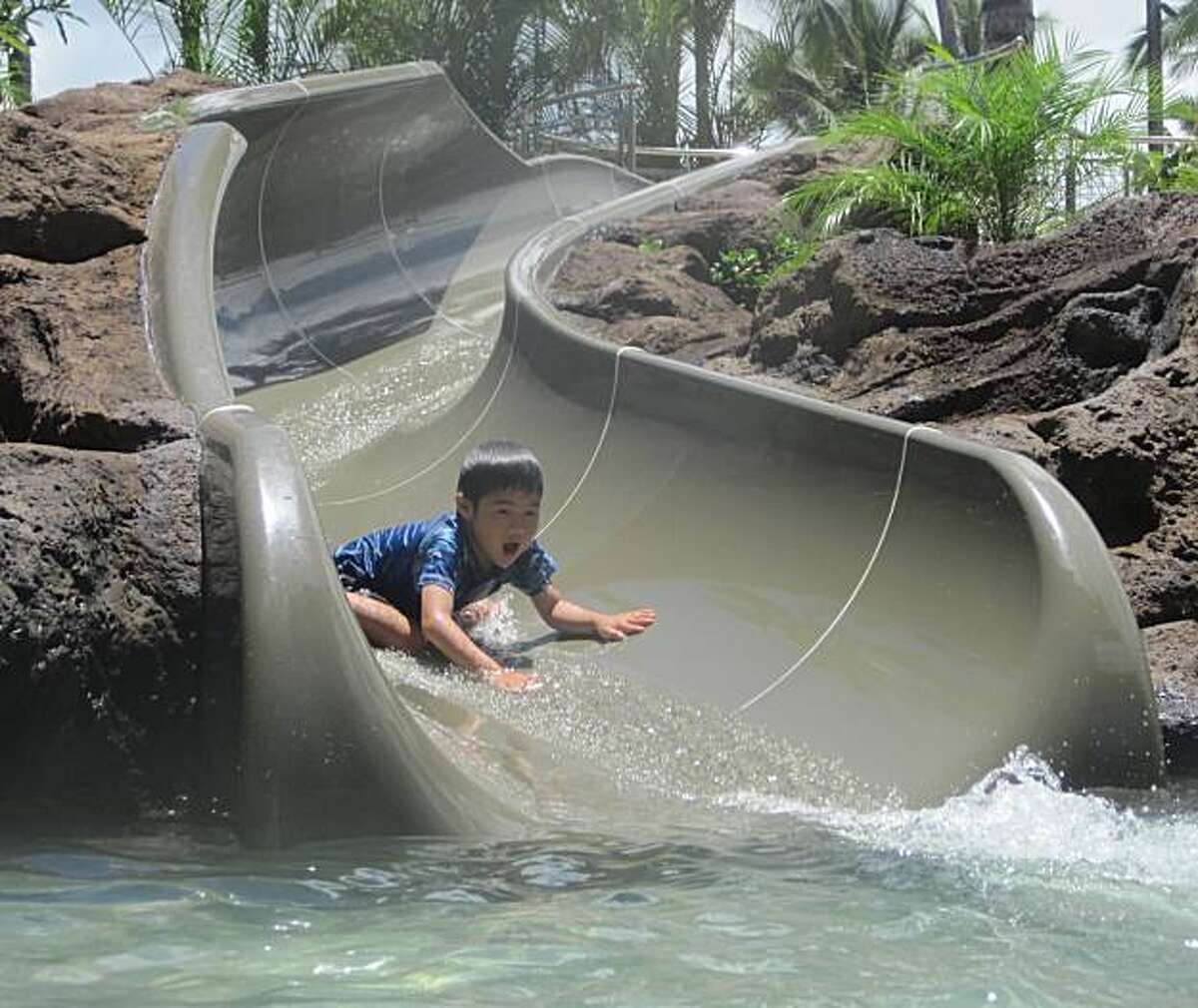 Dive into Hawaii's best swimming pools