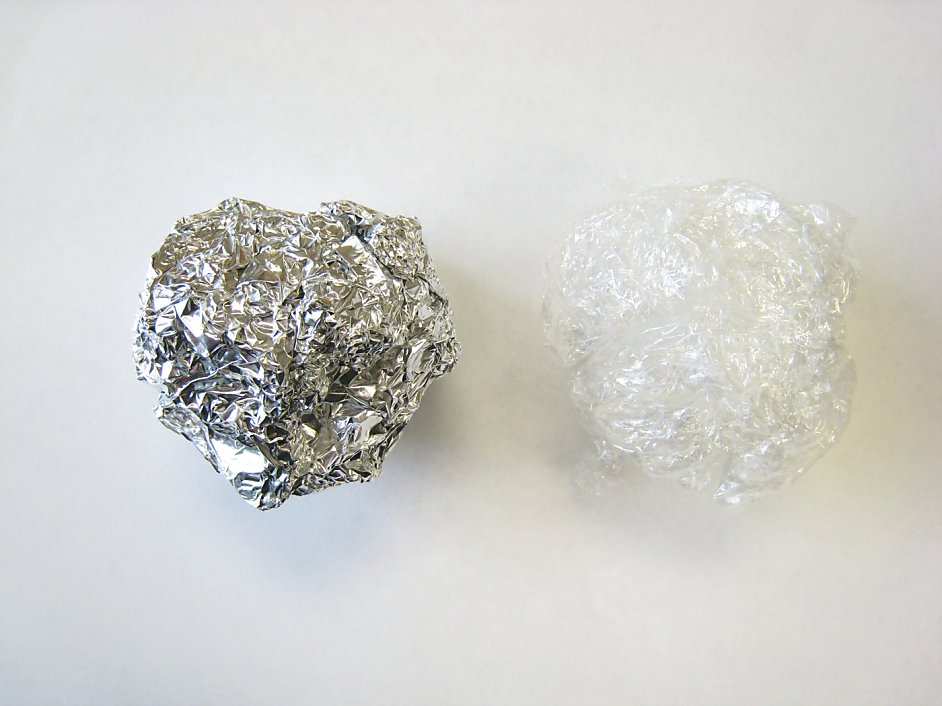 What Keeps Things Cooler: Aluminum or Plastic Wrap?