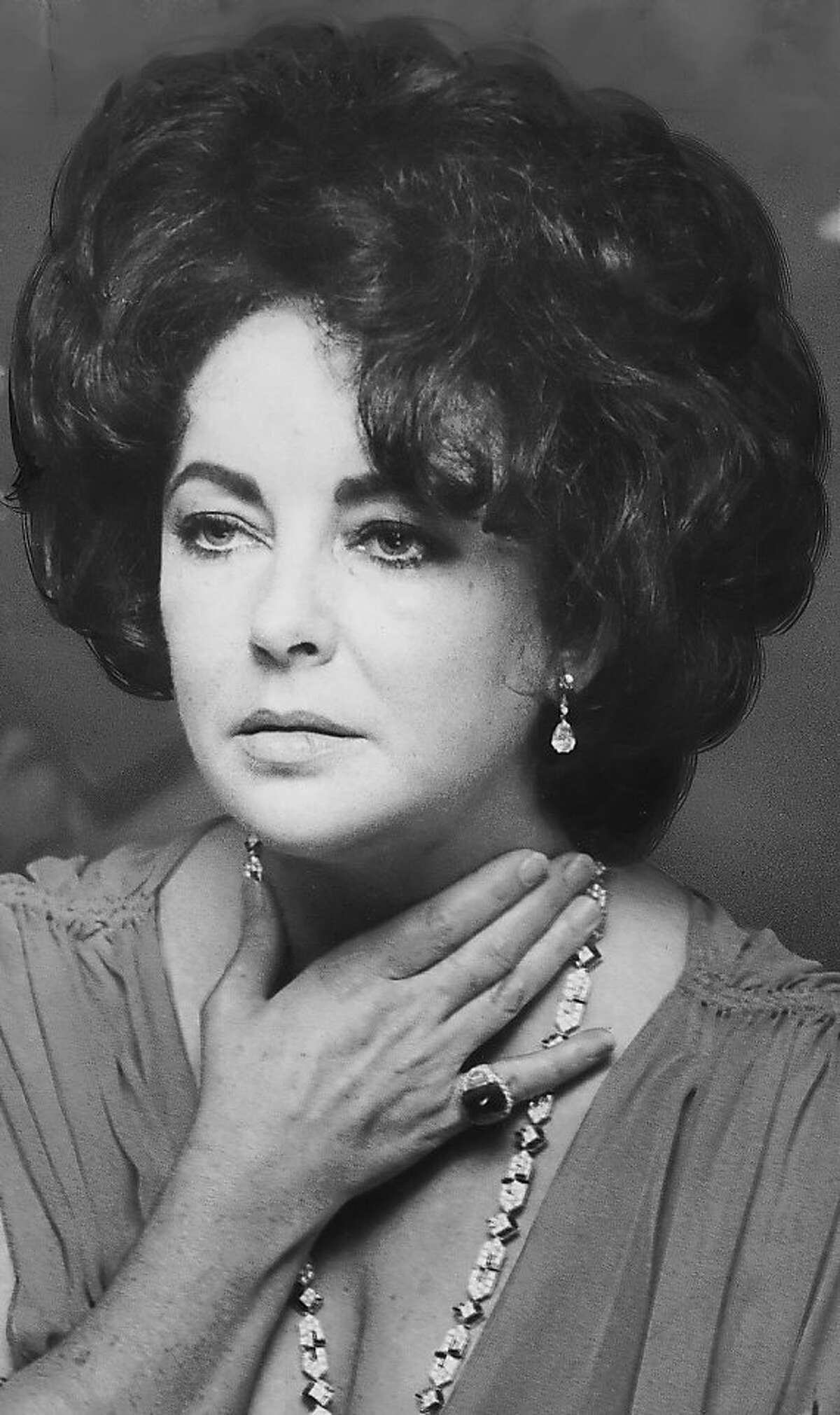 Elizabeth Taylor, delicate yet durable star, dies