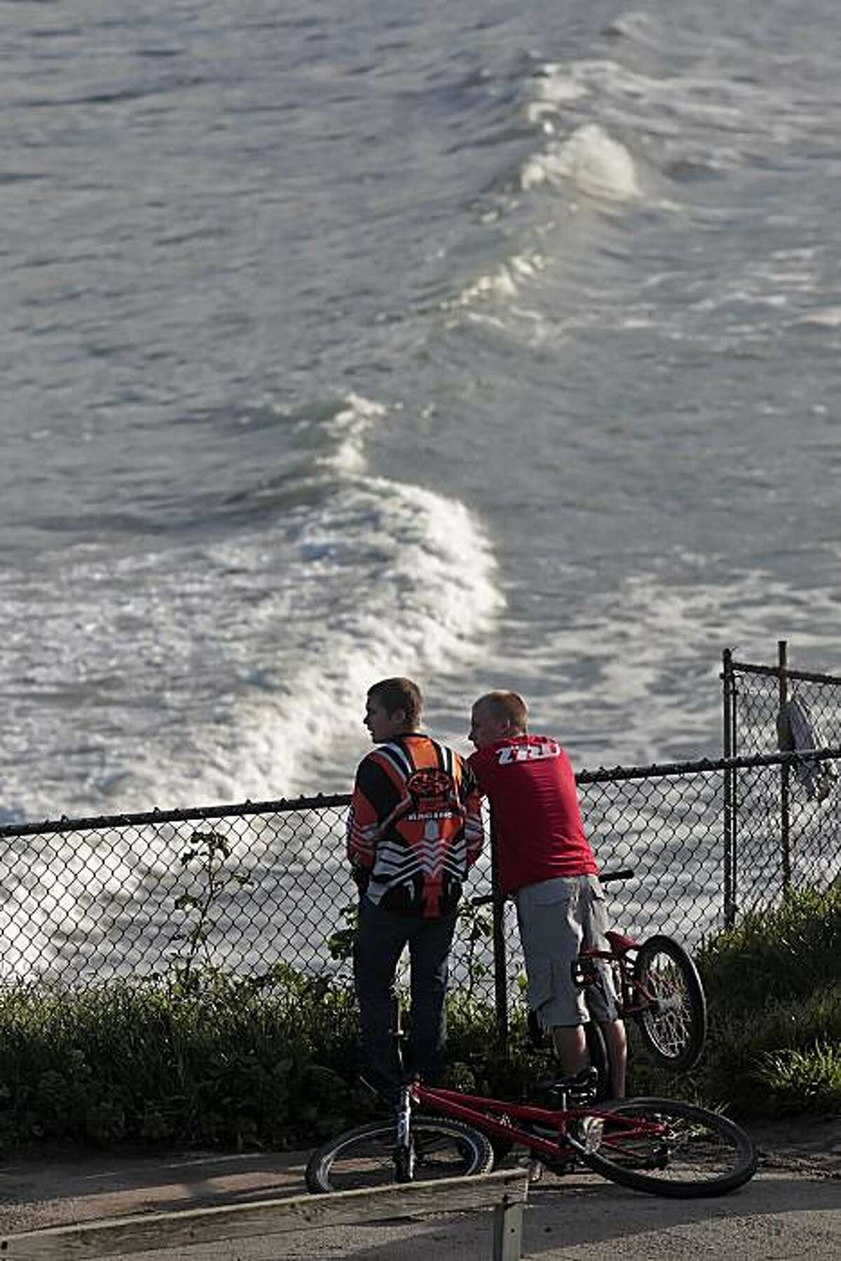 When will tsunami hit pacifica