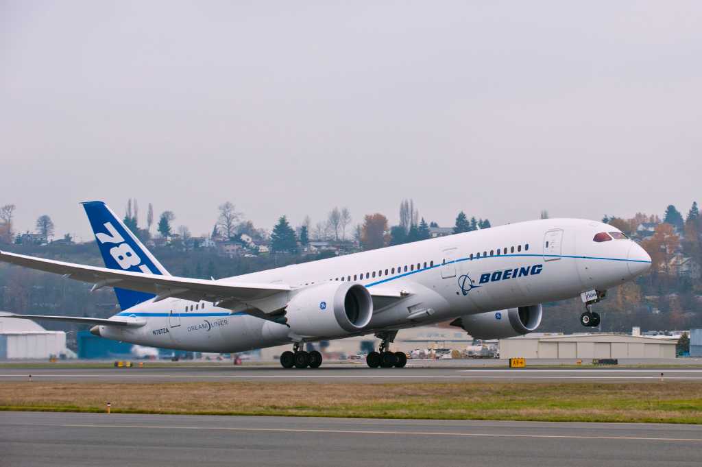 Boeing 787 sets two world records