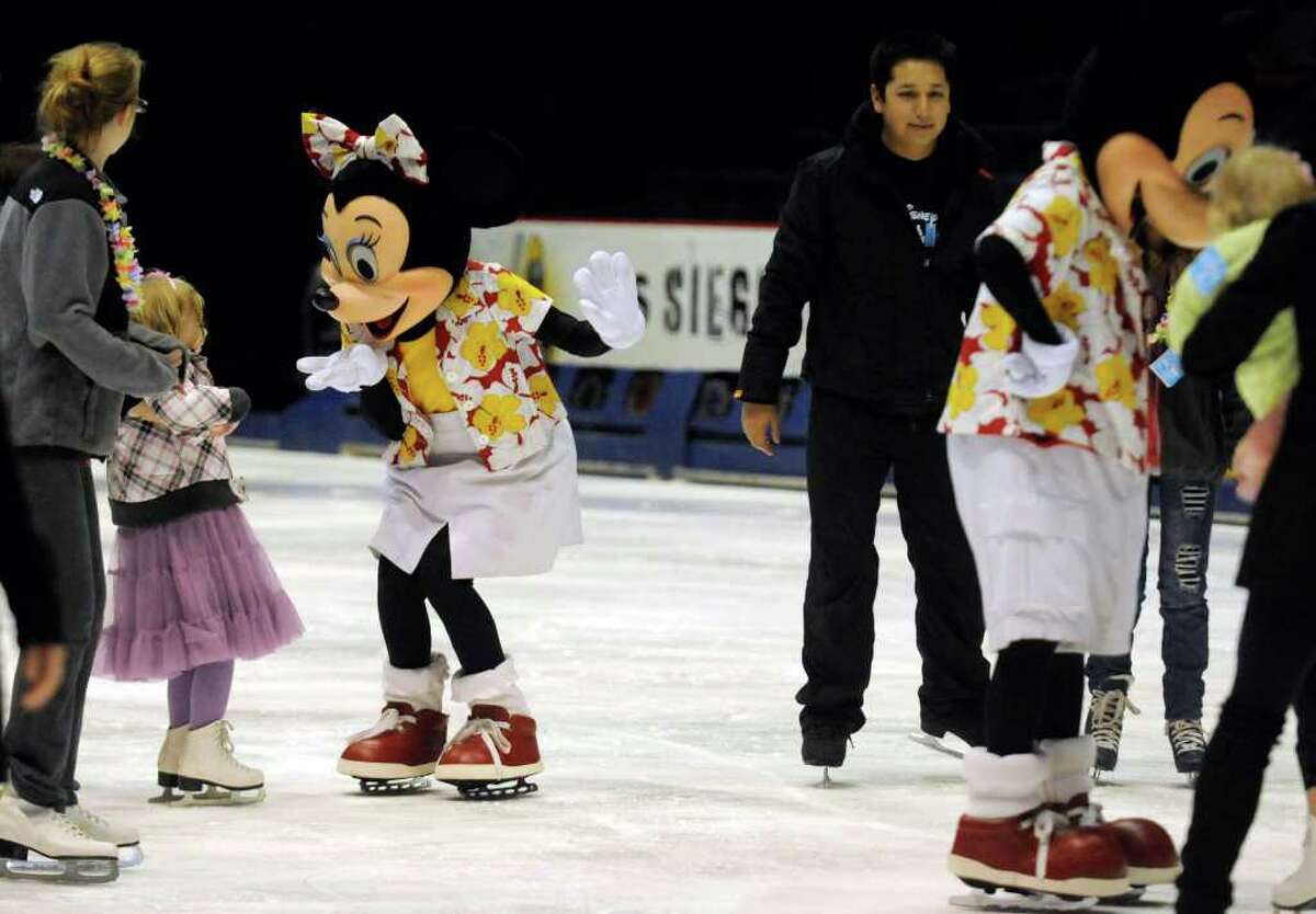 mickey and minnie ice skating
