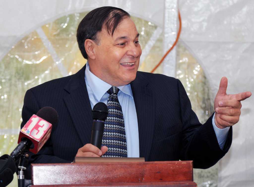 Critics barrage Spa housing agency chief