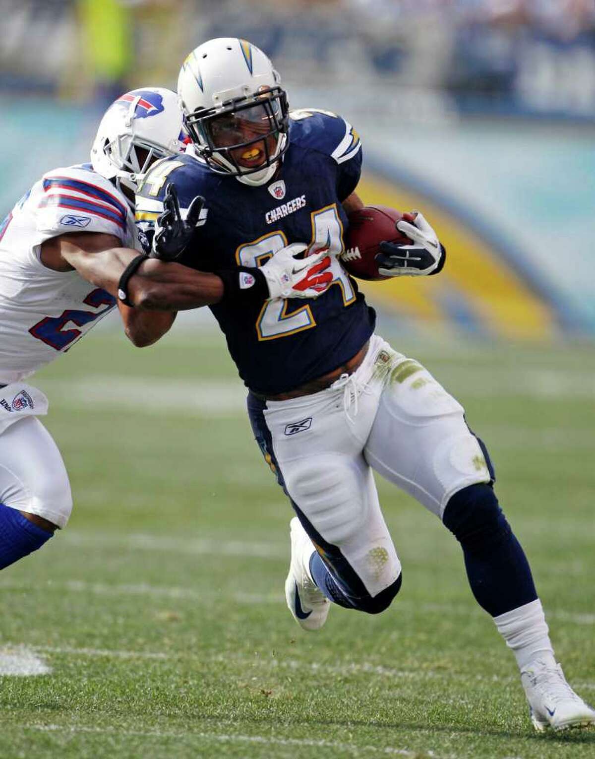 Chargers end Bills' playoff hopes